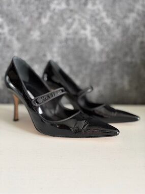 Manolo Blahnik Black Patent Mary Jane Pointed Pumps